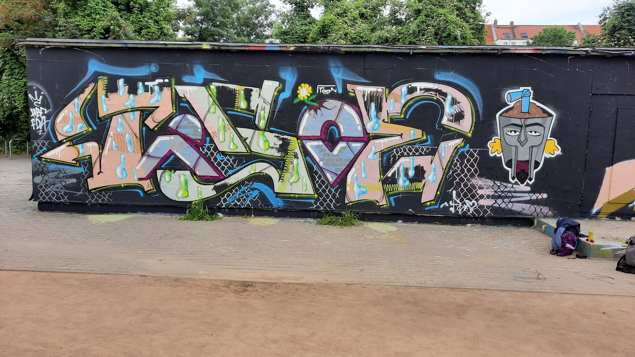 Graffiti Wall - Photo by DISOE - kbfcrew, fda (2022)