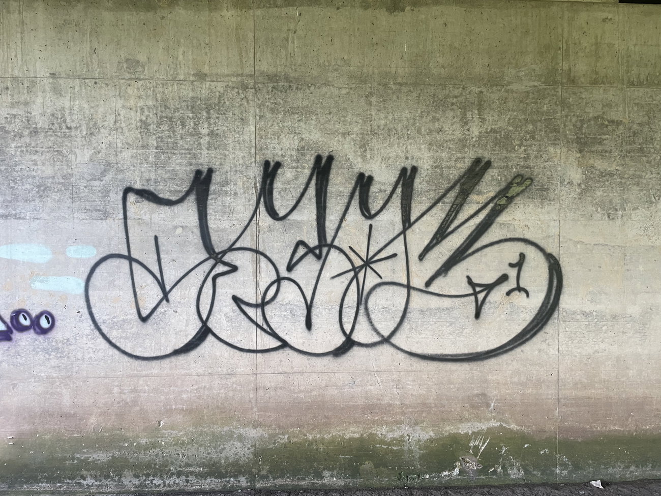 Graffiti Wall - Photo by DISOE