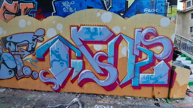 Graffiti Wall - Photo by DISOE