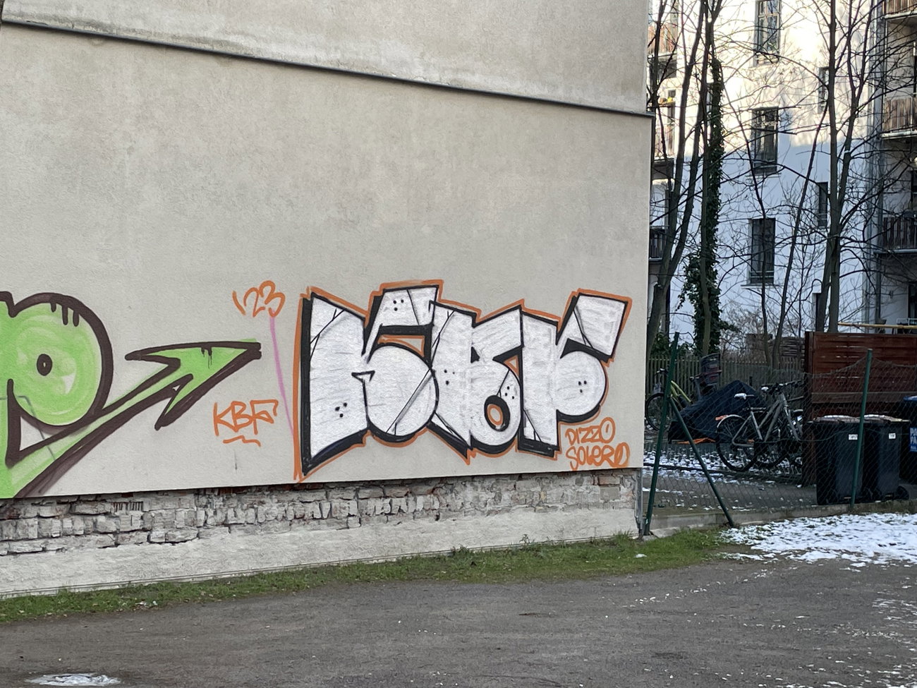 Graffiti Bombing - Photo by DISOE (2023)