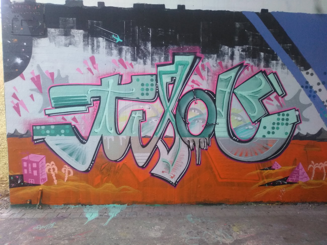 Graffiti Wall - Photo by DISOE - kbf (2020)