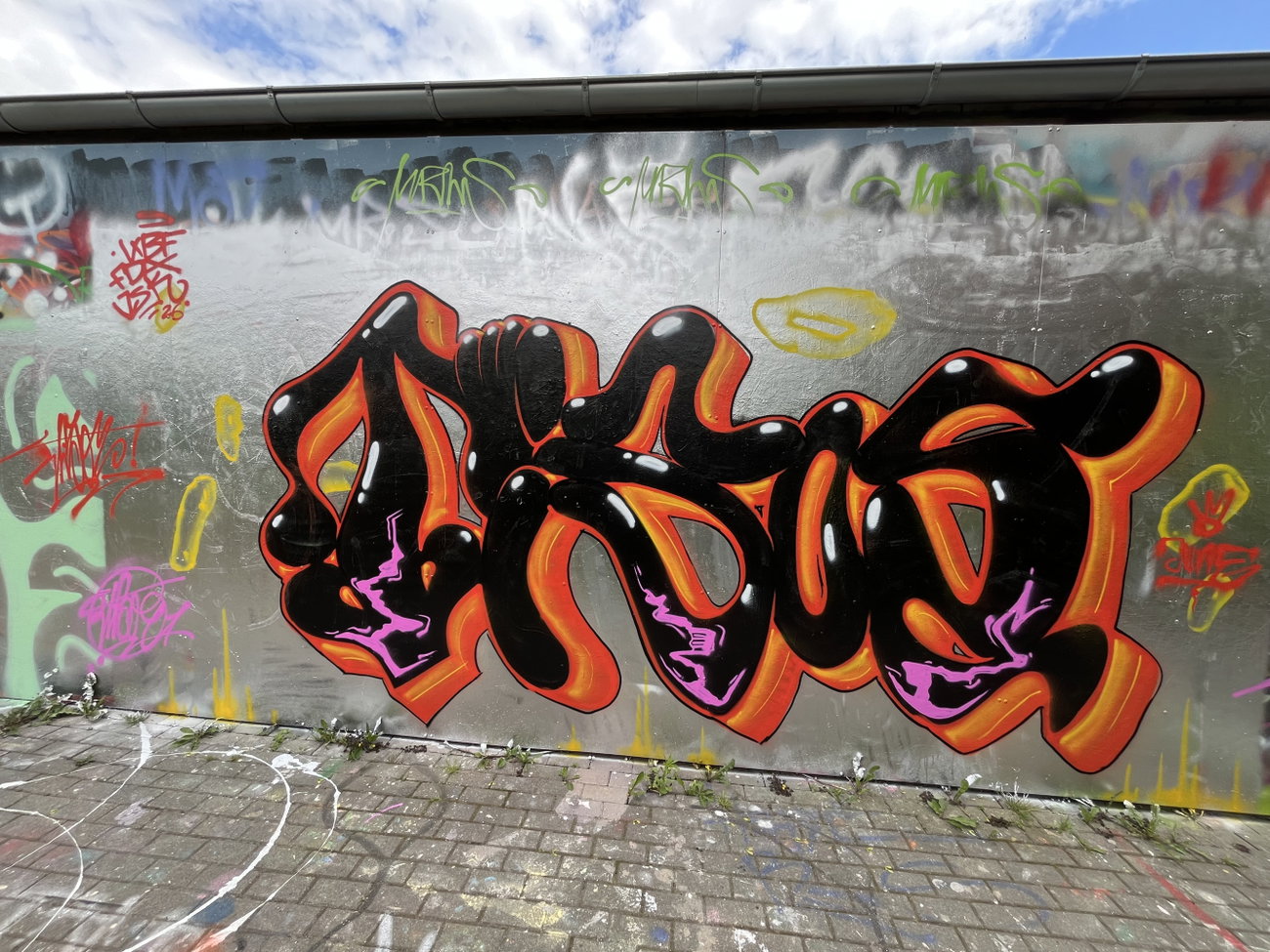 Graffiti Wall in Leipzig - Photo by DISOE