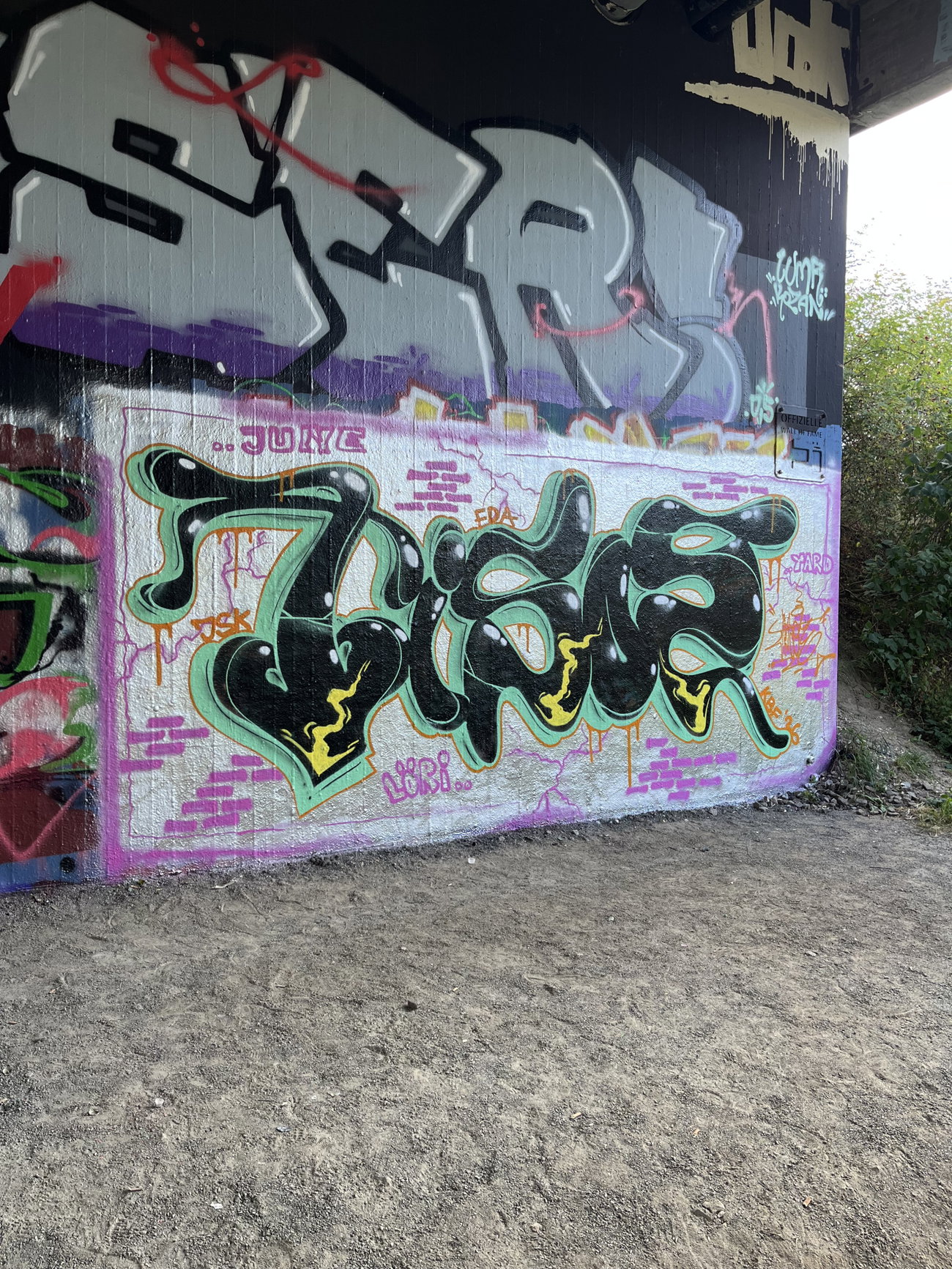 Graffiti Wall - Photo by DISOE