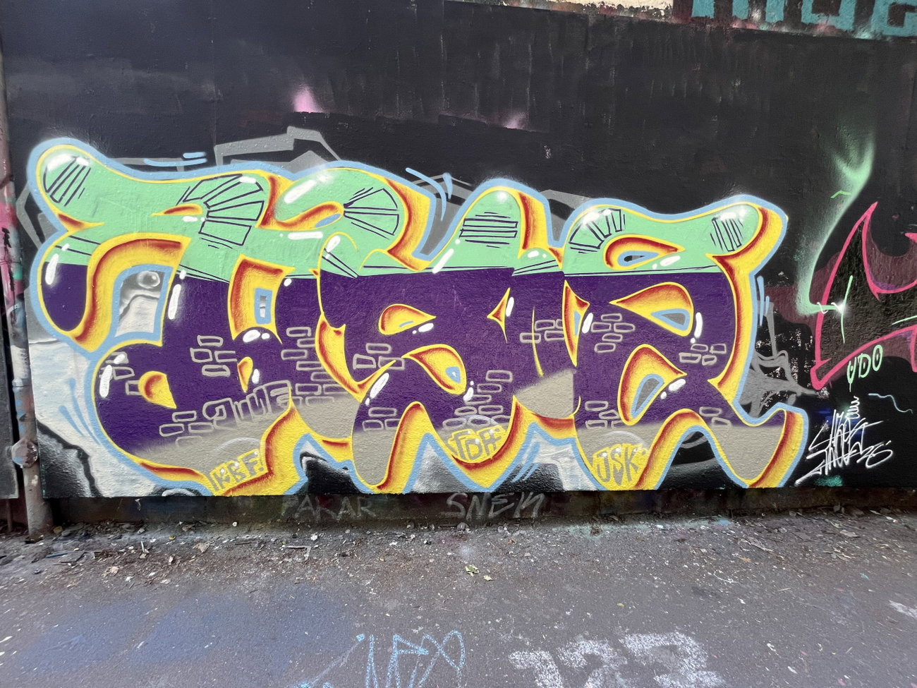 Graffiti Wall - Photo by DISOE