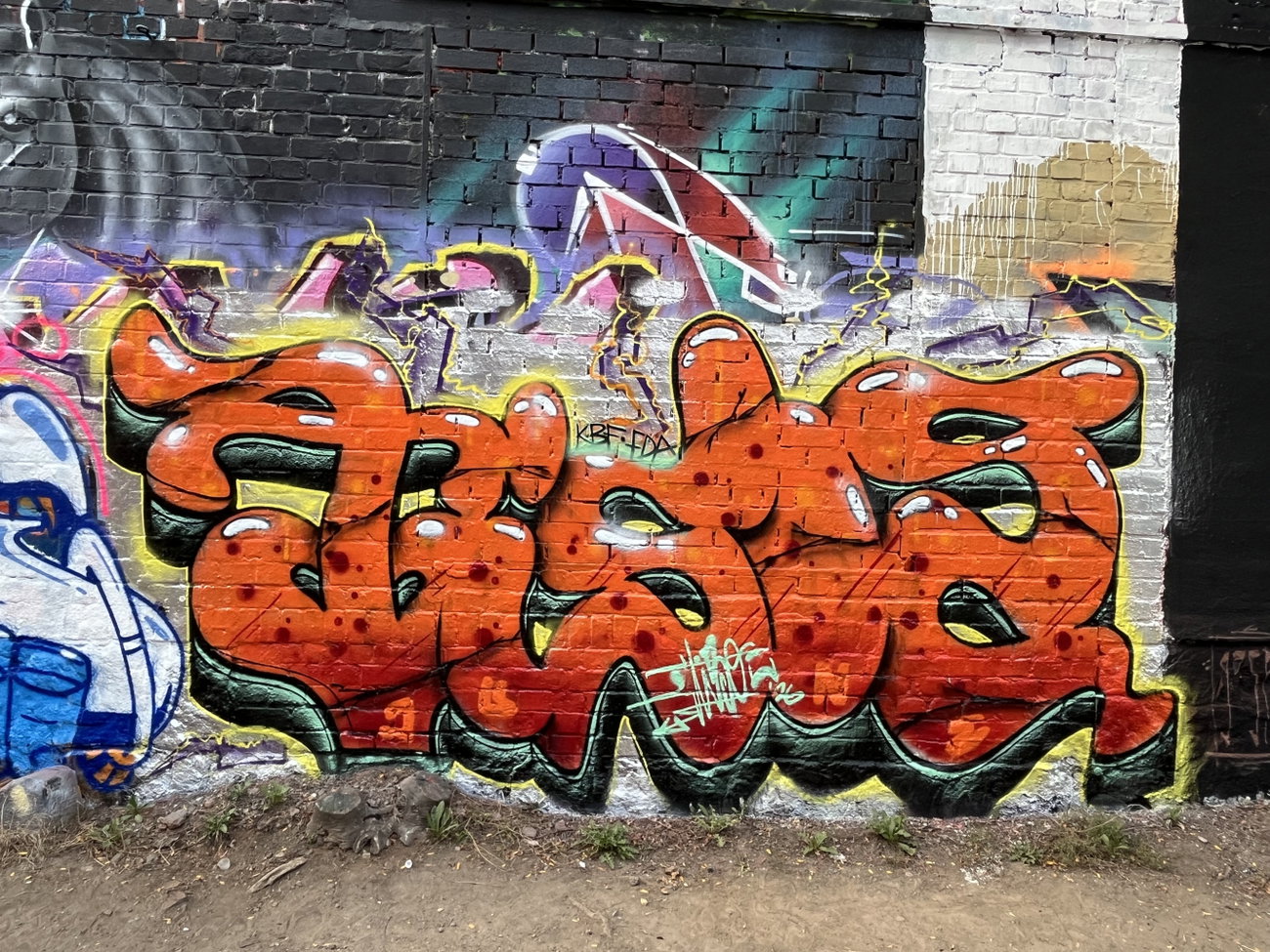Graffiti Wall - Photo by DISOE