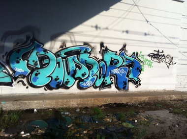 Graffiti Bombing - Photo by DJUDONE - DJUDOR
