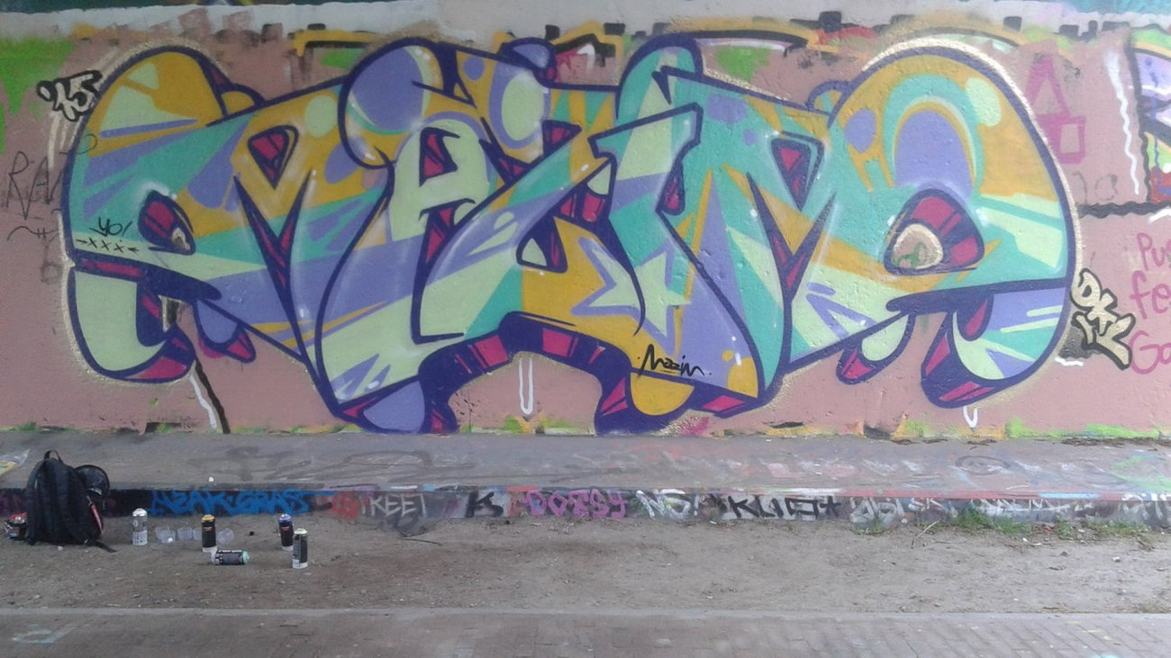 Graffiti Wall - Photo by DKVCREW - dikafau (2015)