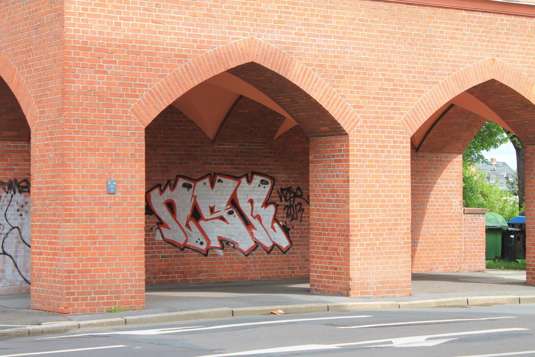 Graffiti Bombing in Leipzig - Photo by DMENZ - nsr, gang, chor