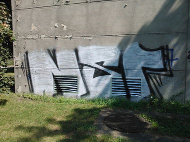 Graffiti Bombing - Photo by DMENZ - nsr, chor, dmenz (2013)