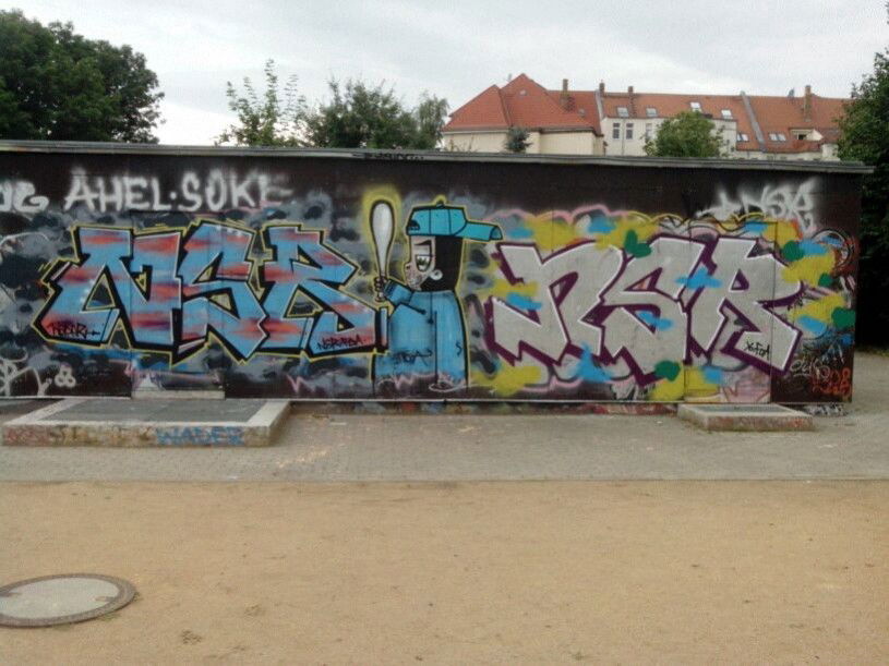 Graffiti Wall in Leipzig - Photo by DMENZ - nsr, dmenz, wader (2013)