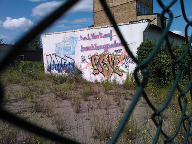 Graffiti Bombing in Leipzig - Photo by DMENZ - nsr, chor, dmenz (2013)