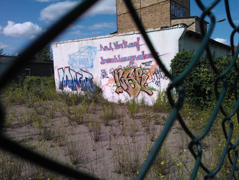 Graffiti Bombing in Leipzig - Photo by DMENZ - nsr, chor, dmenz (2013)