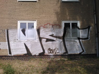 Graffiti Bombing in Leipzig - Photo by DMENZ - nsr, dmenz (2013)
