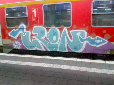 Graffiti Train - Photo by DOHE - uron, 2013, deutsche (2013)