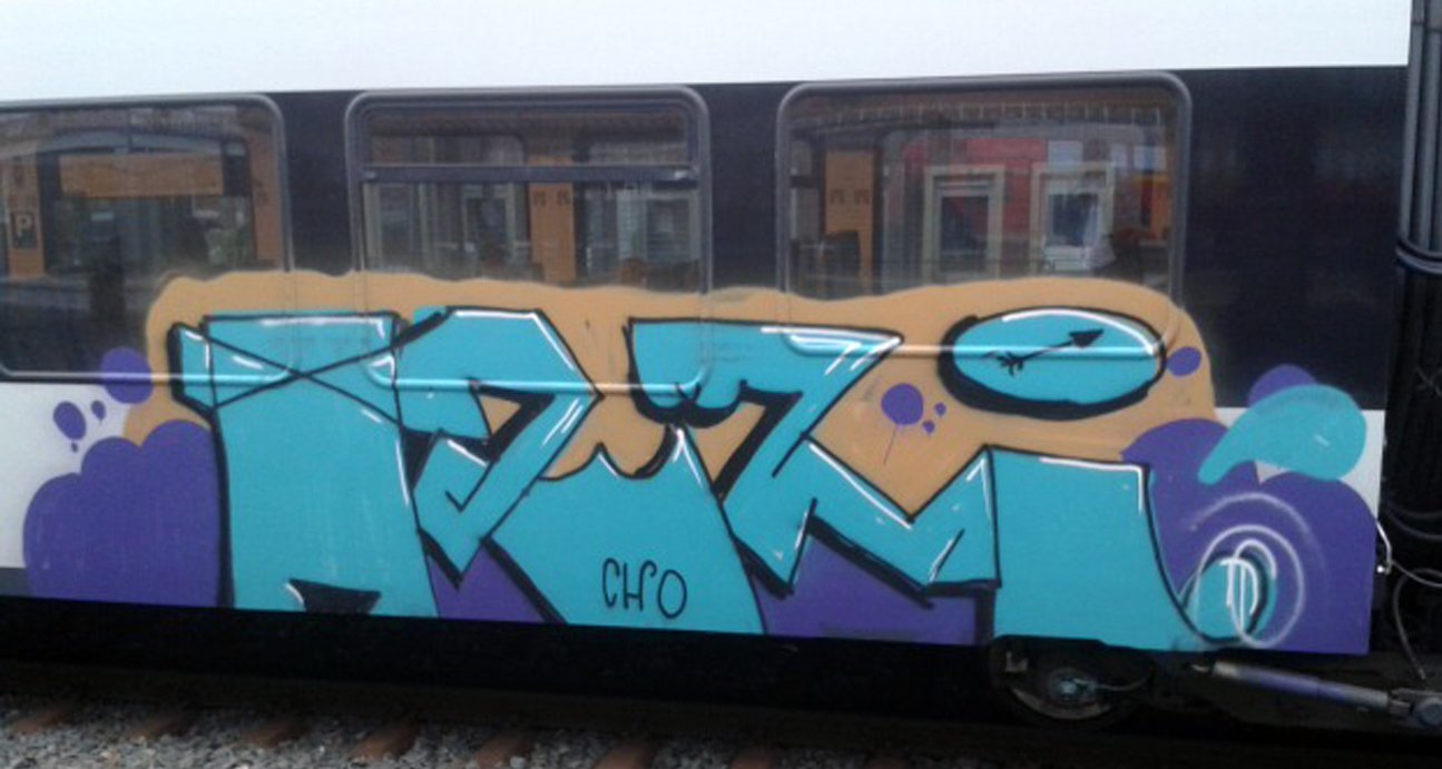 Graffiti Train in Münster - Photo by DOHE - azzi, cho, nigr (2014)