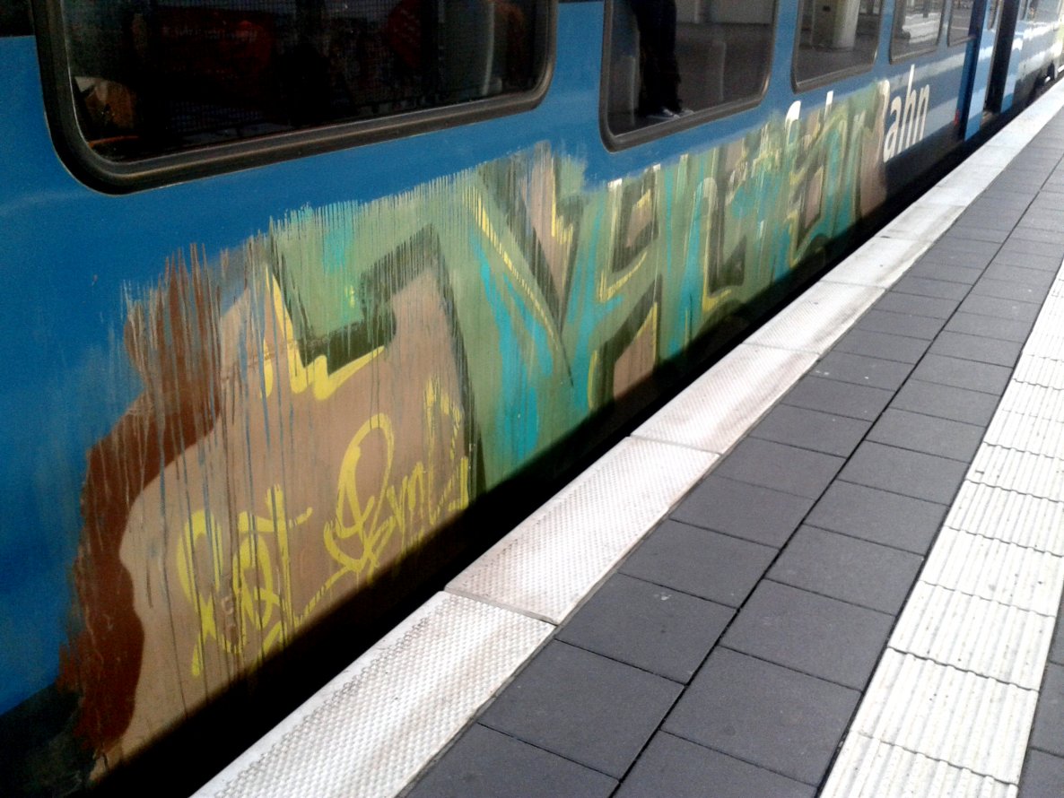 Graffiti Train in Münster - Photo by DOHE - tagsi, eqt, bms (2014)