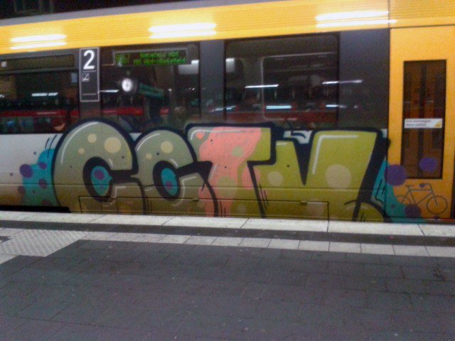 Graffiti Train - Photo by DOHE - cctv, psa, münster (2015)
