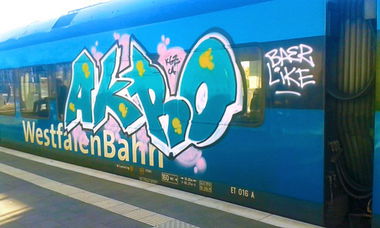 Graffiti Train in Münster - Photo by DOHE - trouble, akro, baer (2015)