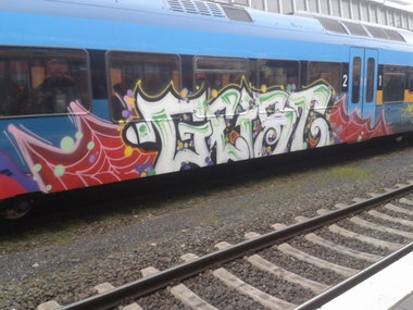 Graffiti Train - Photo by DOHE - geist, simba, durak (2014)