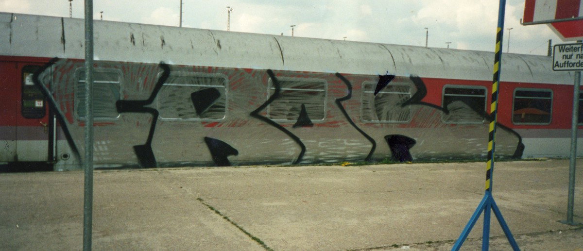 Graffiti Train in Berlin - Photo by DONCALZONE - FROK, RMB