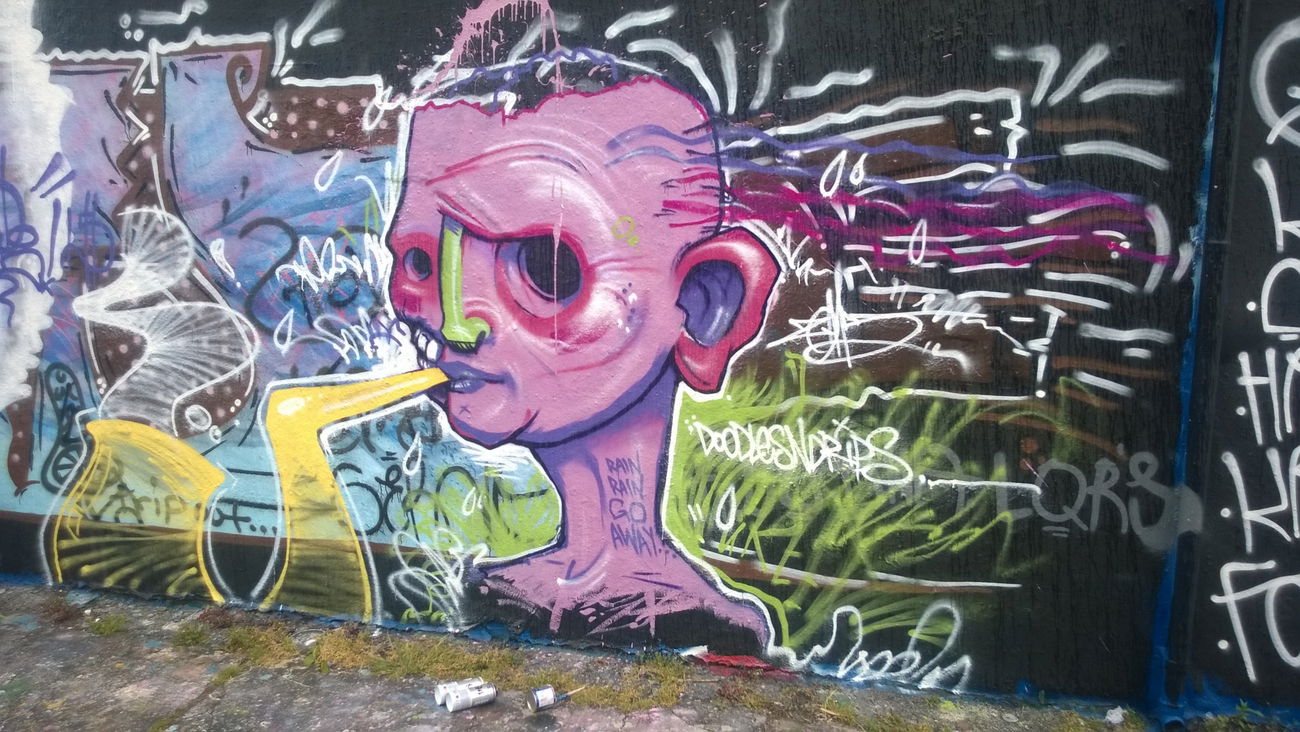 Graffiti Wall - Photo by DOODLESNDRIPS