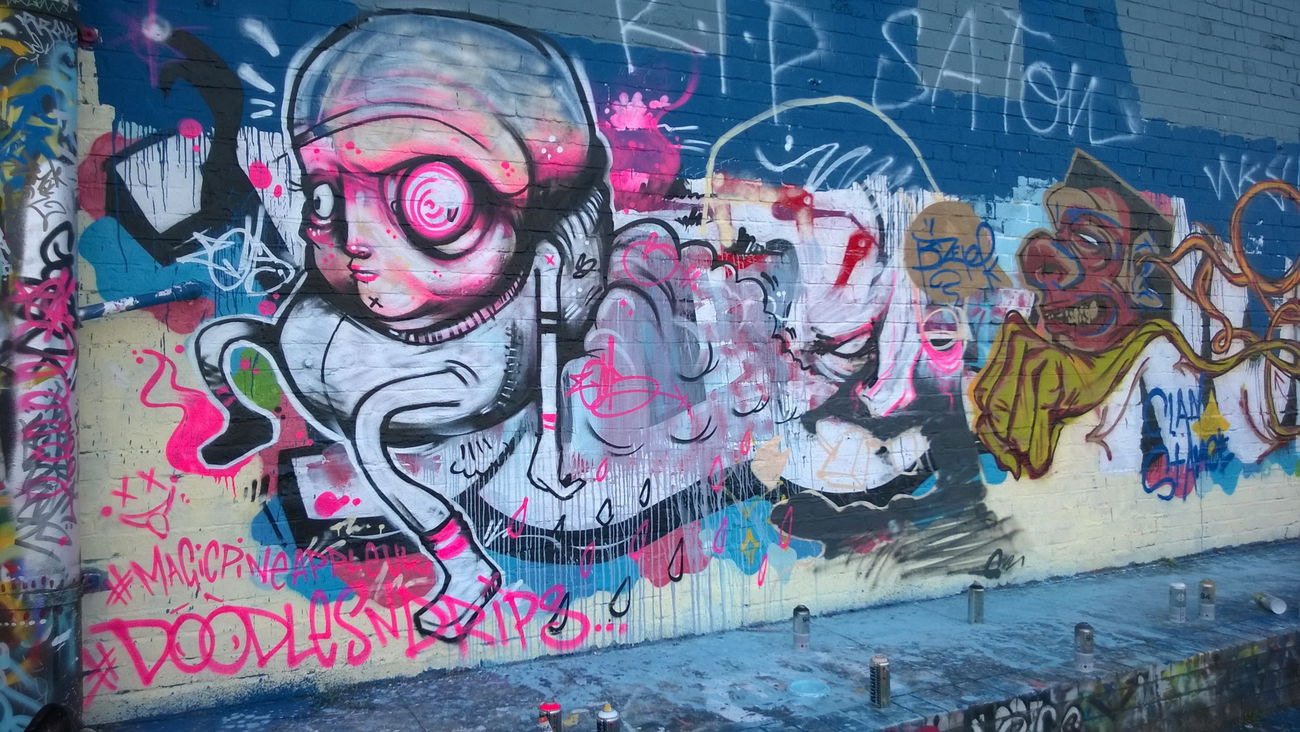 Graffiti Wall - Photo by DOODLESNDRIPS