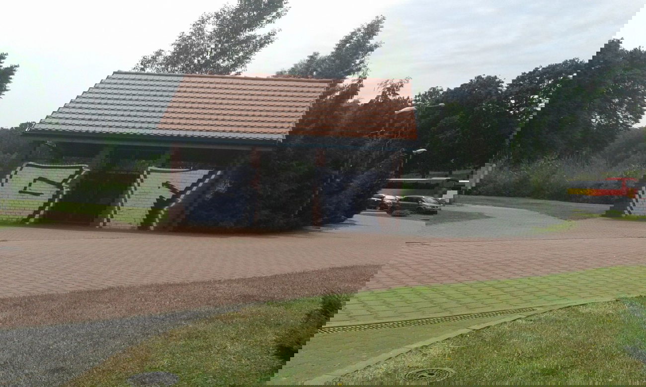 Graffiti Bombing - Photo by DOVE1