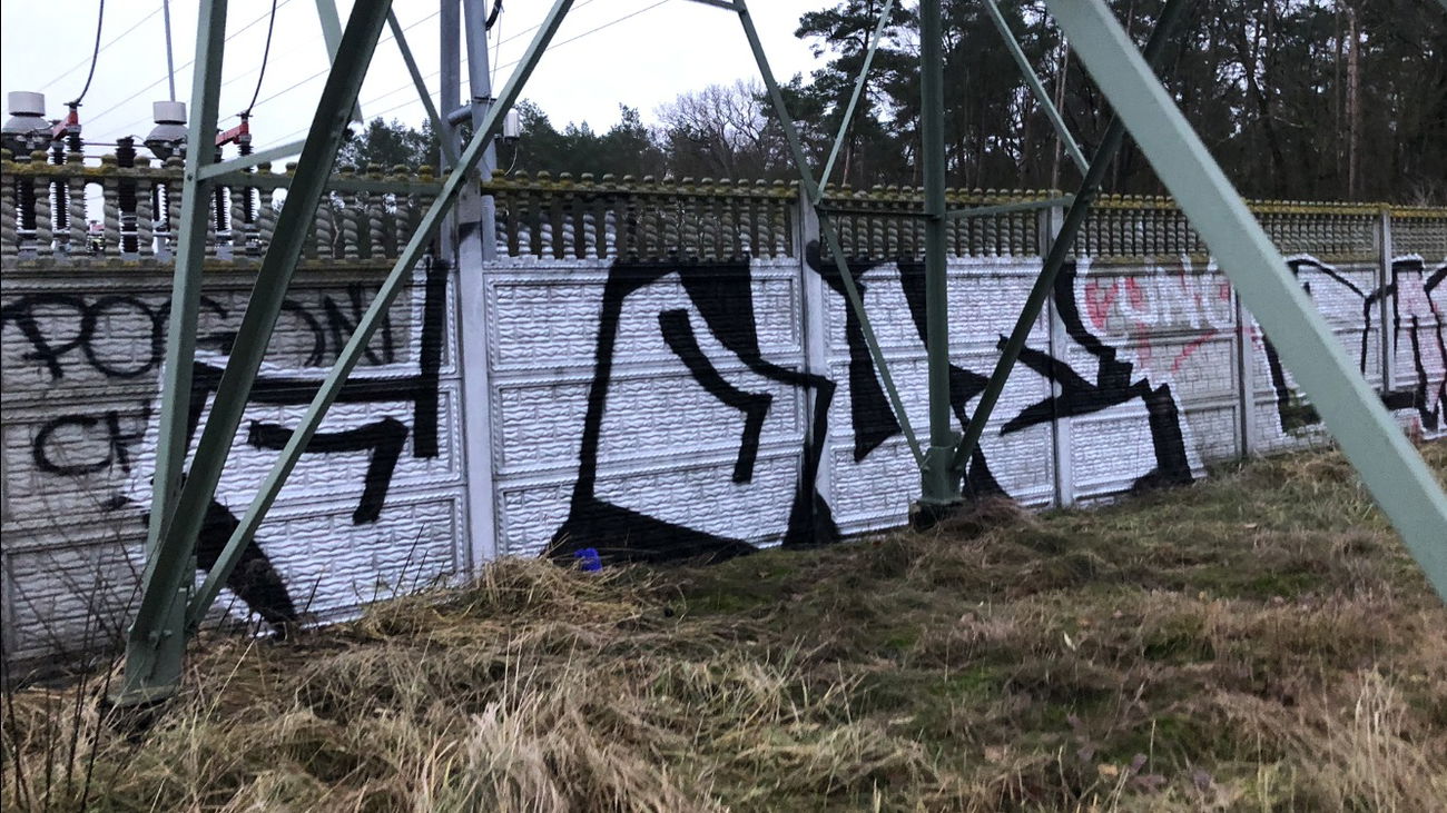 Graffiti Wall - Photo by DOVES1