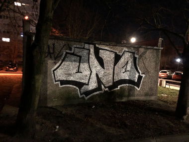 Graffiti Wall - Photo by DOVES1 - Uno