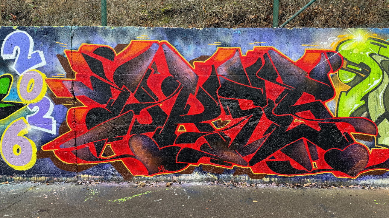 Graffiti Wall in Eisdorf - Photo by DRES
