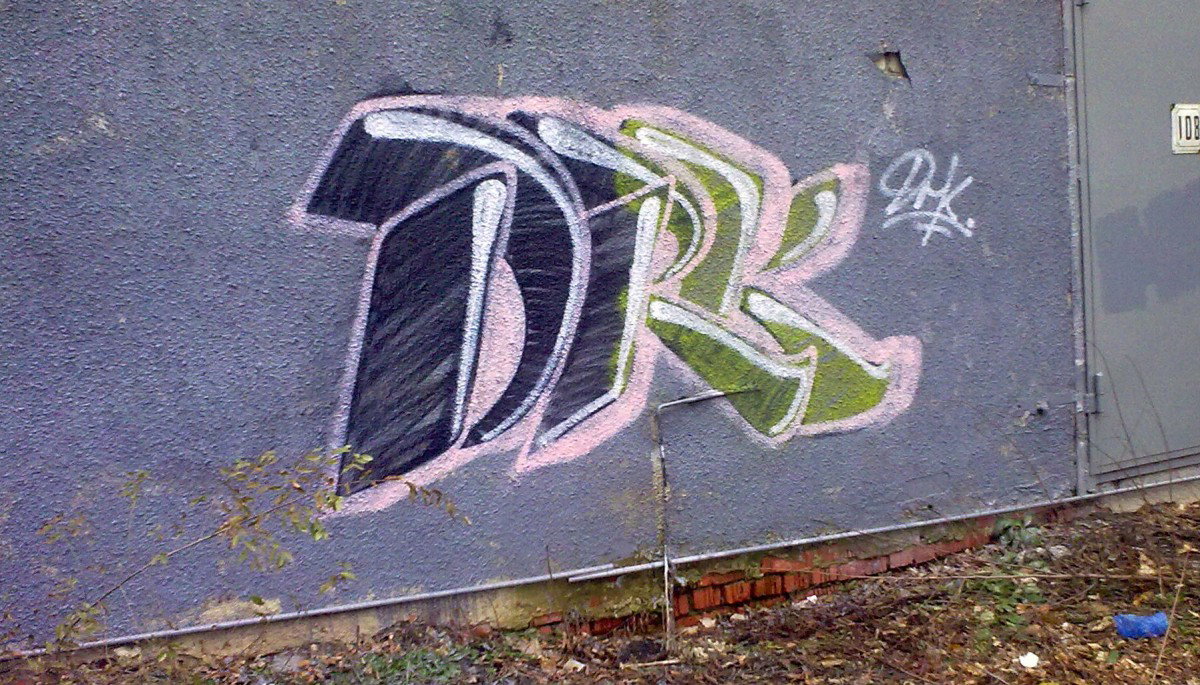 Graffiti Bombing - Photo by DRK - drk, drake