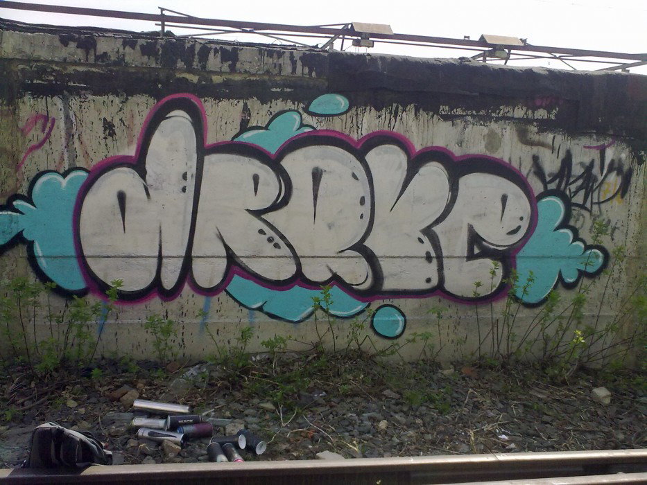Graffiti Bombing - Photo by DRK - drk, drake