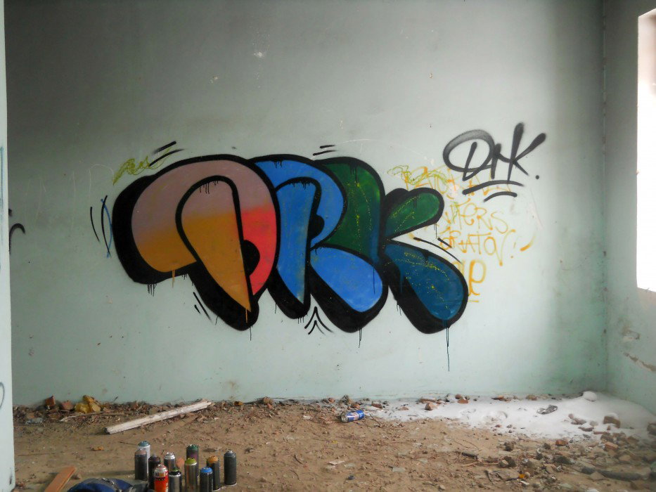 Graffiti Bombing - Photo by DRK - drk, drake
