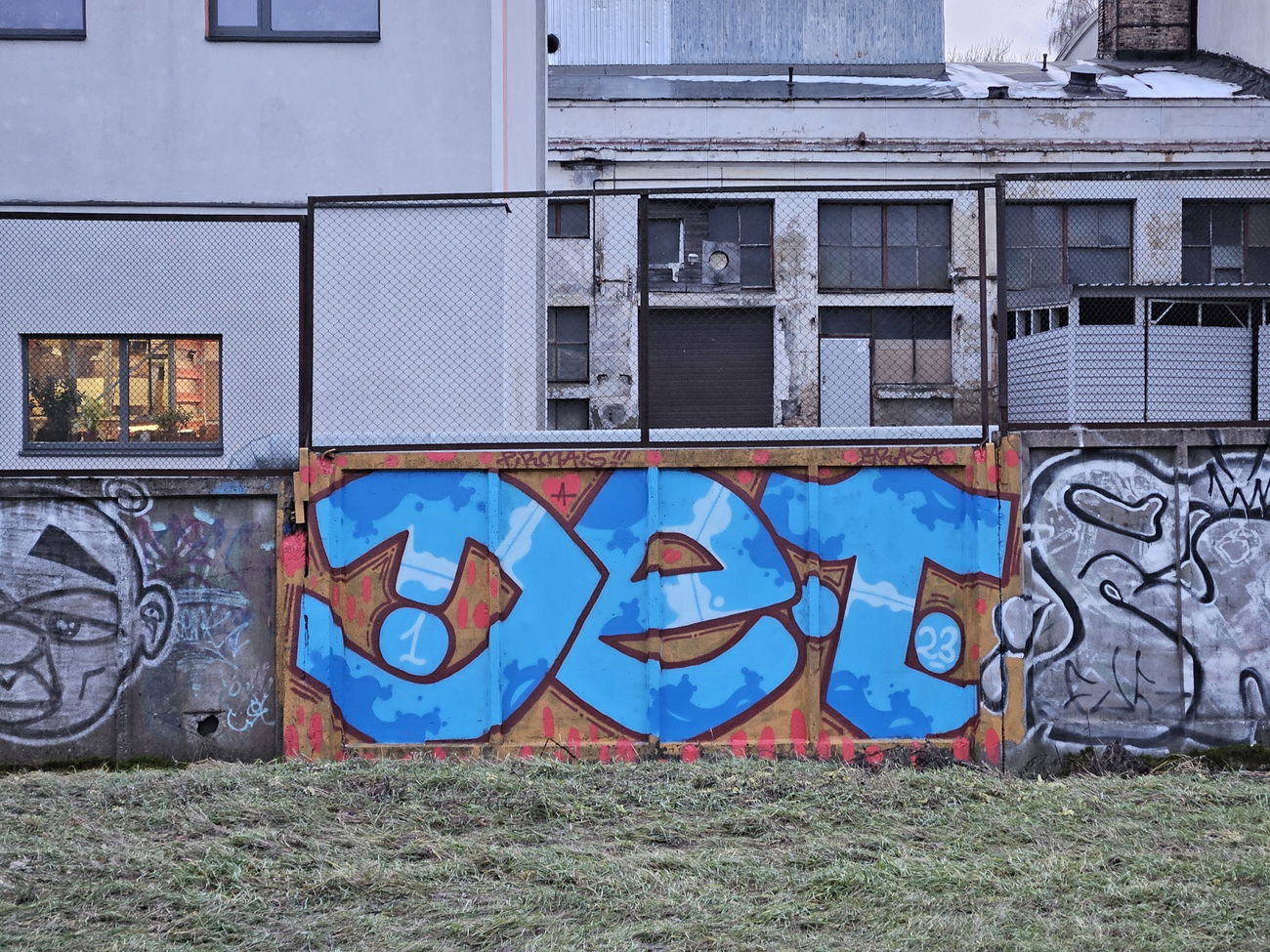 Graffiti Wall - Photo by DTR1 - latvia, trainline (2023)