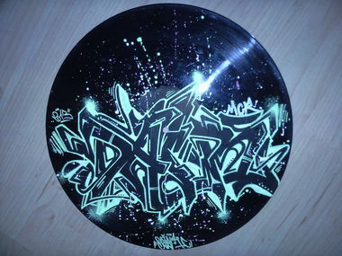 Graffiti Artwork - Photo by DaiaR - dair, daiar, vinyl (2013)