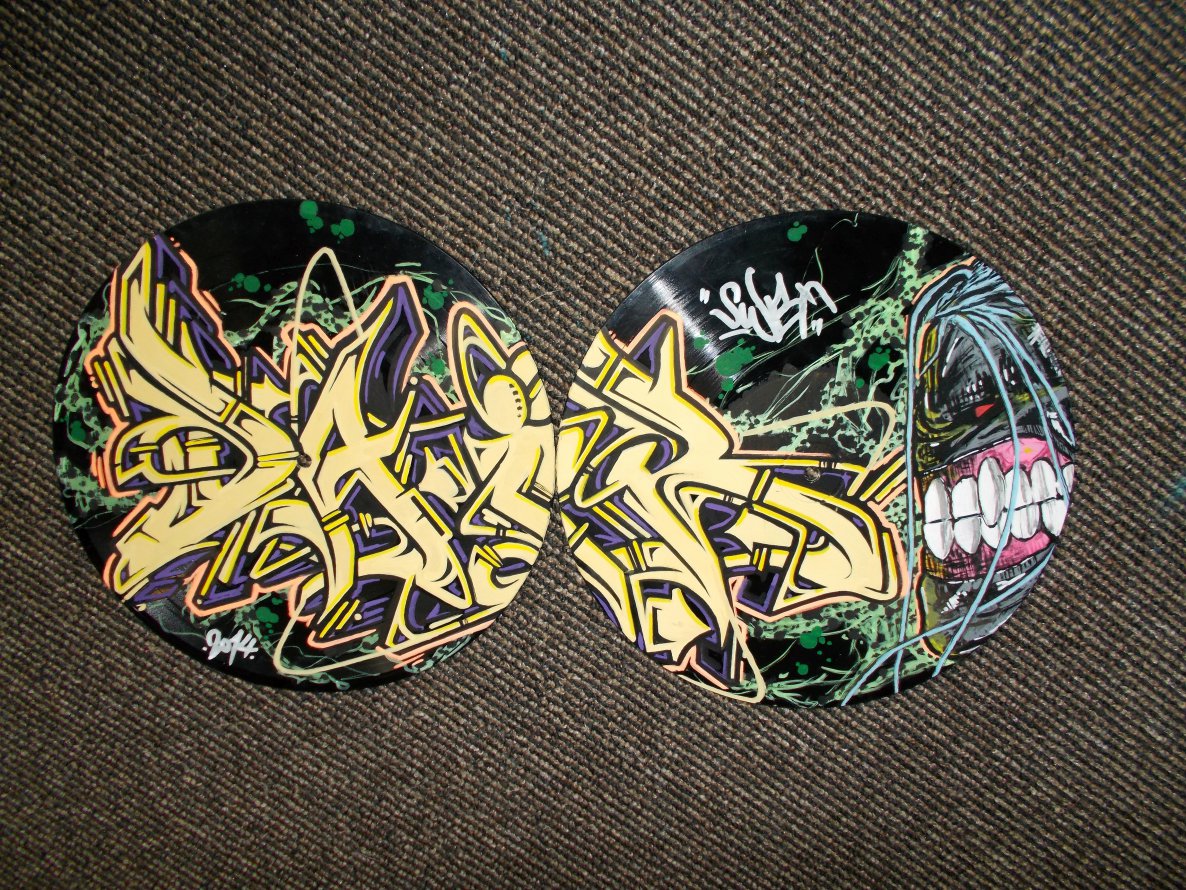 Graffiti Artwork - Photo by DaiaR - dair, daiar, vinyl (2014)