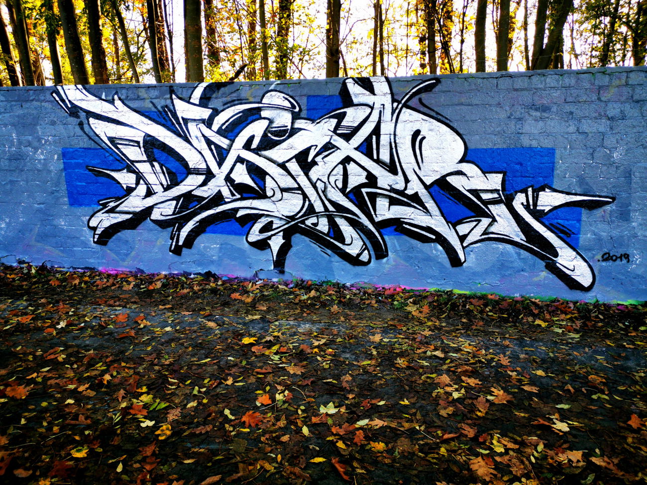 Graffiti Wall - Photo by DaiaR - Daiar, fts (2019)