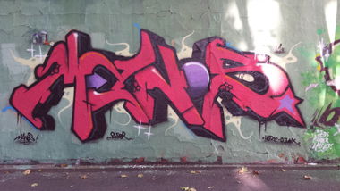 Graffiti Wall - Photo by DailySick - Manos, 2014, hall