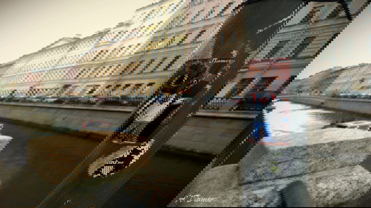 Graffiti Street Art in Saint Petersburg - Photo by Damce - damce (2014)