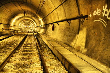 Graffiti Artwork in Istanbul - Photo by DaseStar - dase, tunnel (2013)