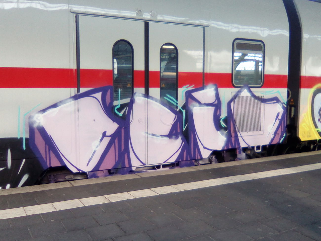 Graffiti Wall - Photo by Dasistkunst