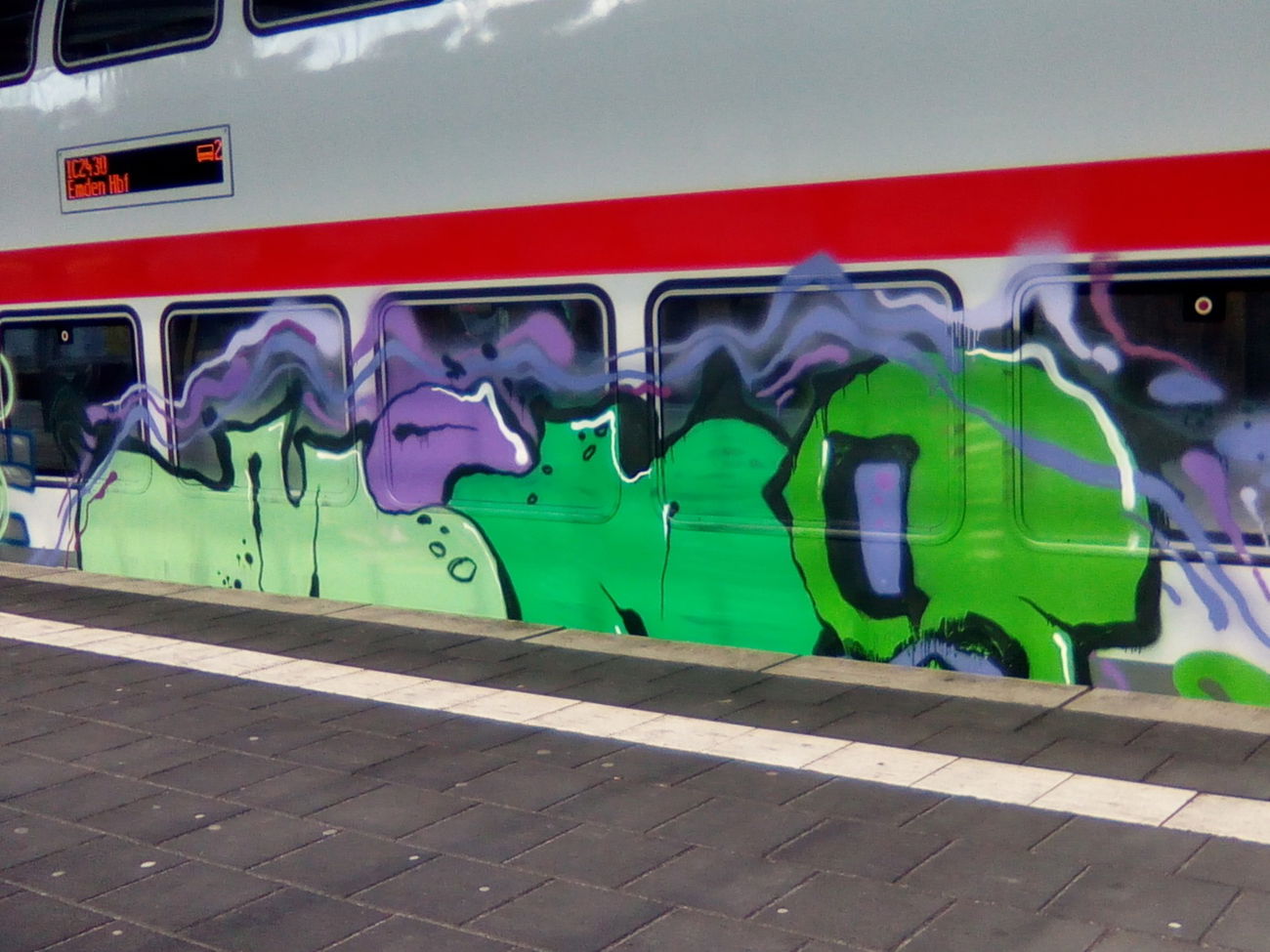 Graffiti Train - Photo by Dasistkunst