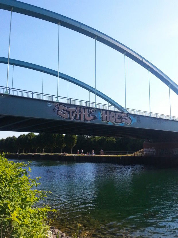 Graffiti Bombing - Photo by Dauer_Welle