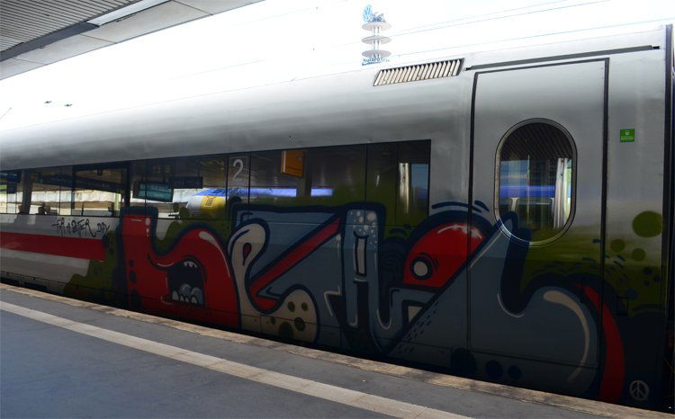 Graffiti Train - Photo by Dauer_Welle - DETAIL