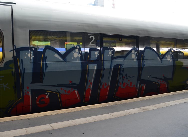 Graffiti Train - Photo by Dauer_Welle - KINS