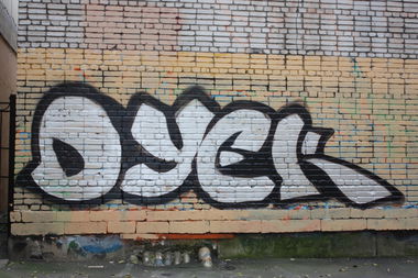 Graffiti Bombing in Saint- p - Photo by Davay_nakleim - One, way, DUEK