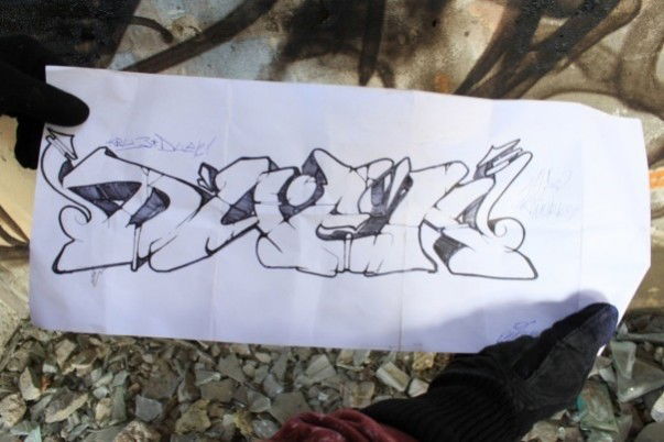 Graffiti Sketch in Saint Petersburg - Photo by Davay_nakleim - One, way, duek