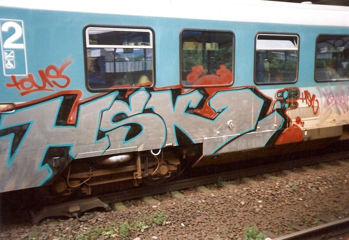 Graffiti Train - Photo by DavidWebb - EPOS, TOUS, HSK (1998)