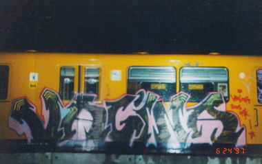 Graffiti Train - Photo by DavidWebb - Vagina, Epos, Hsk (1998)