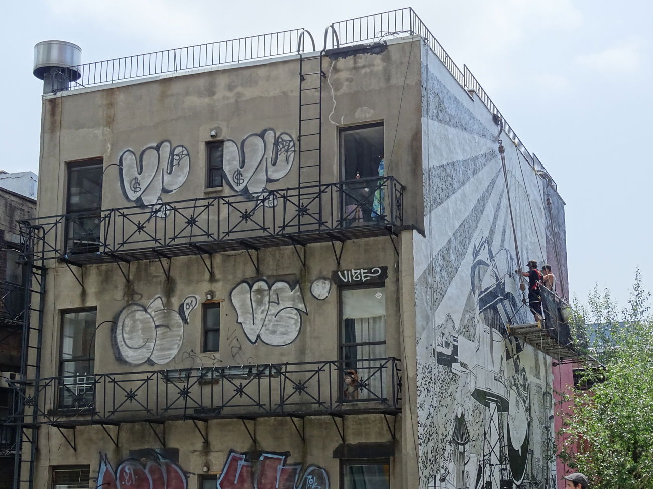 Graffiti Street Art in New york chelsea pier - Photo by Daydreamer - nyc, throwup, chelsea